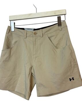 Under Armour women’s Loose Fit Heat Gear Shorts 7” Inseam Size 4